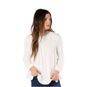 Gimmicks by BKE Smocked Faux Pearl Top Size Small